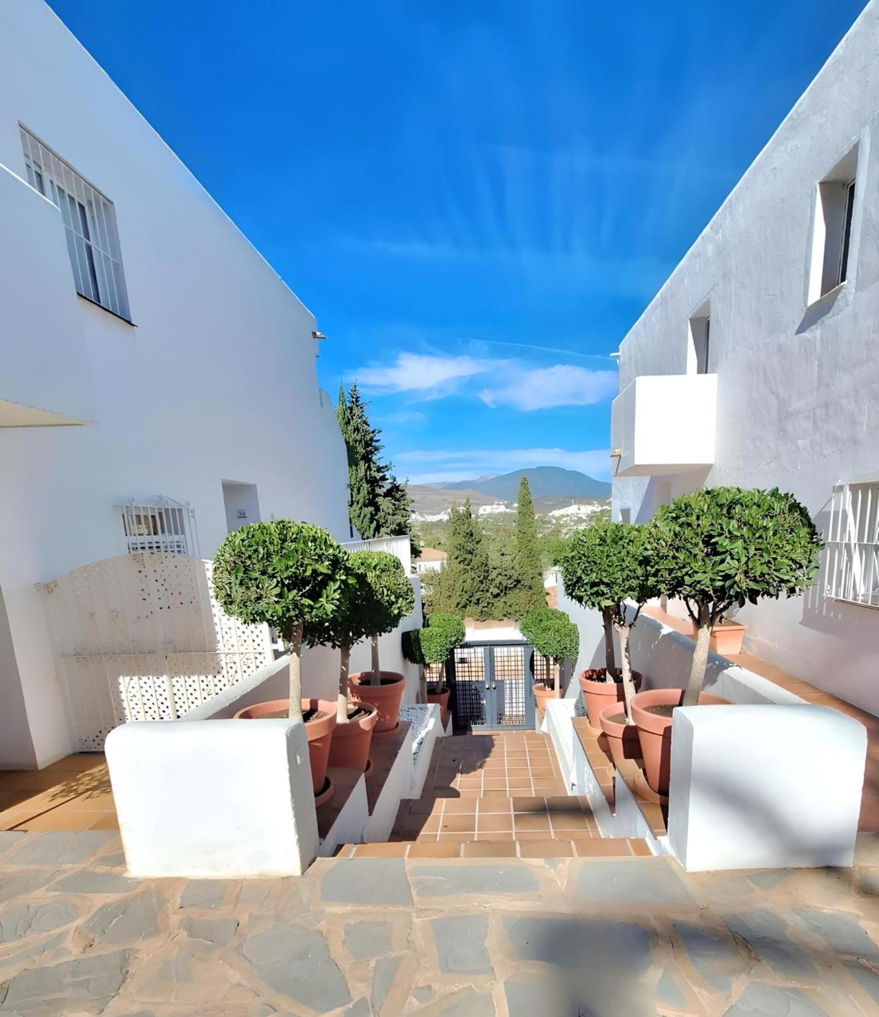 Gorgeous 2Br Apt. W/ Mountain View Puerto Banus Marbella Ngoại thất bức ảnh
