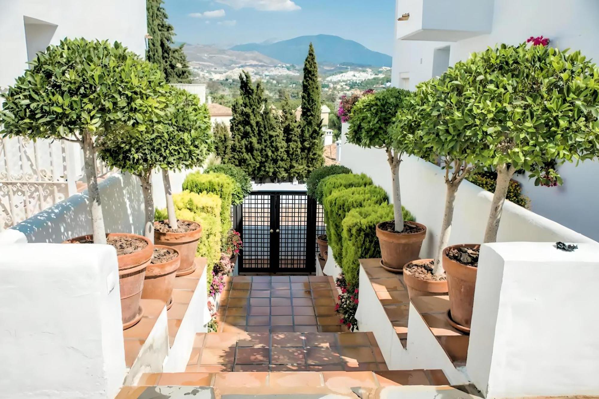 Gorgeous 2Br Apt. W/ Mountain View Puerto Banus Marbella Ngoại thất bức ảnh