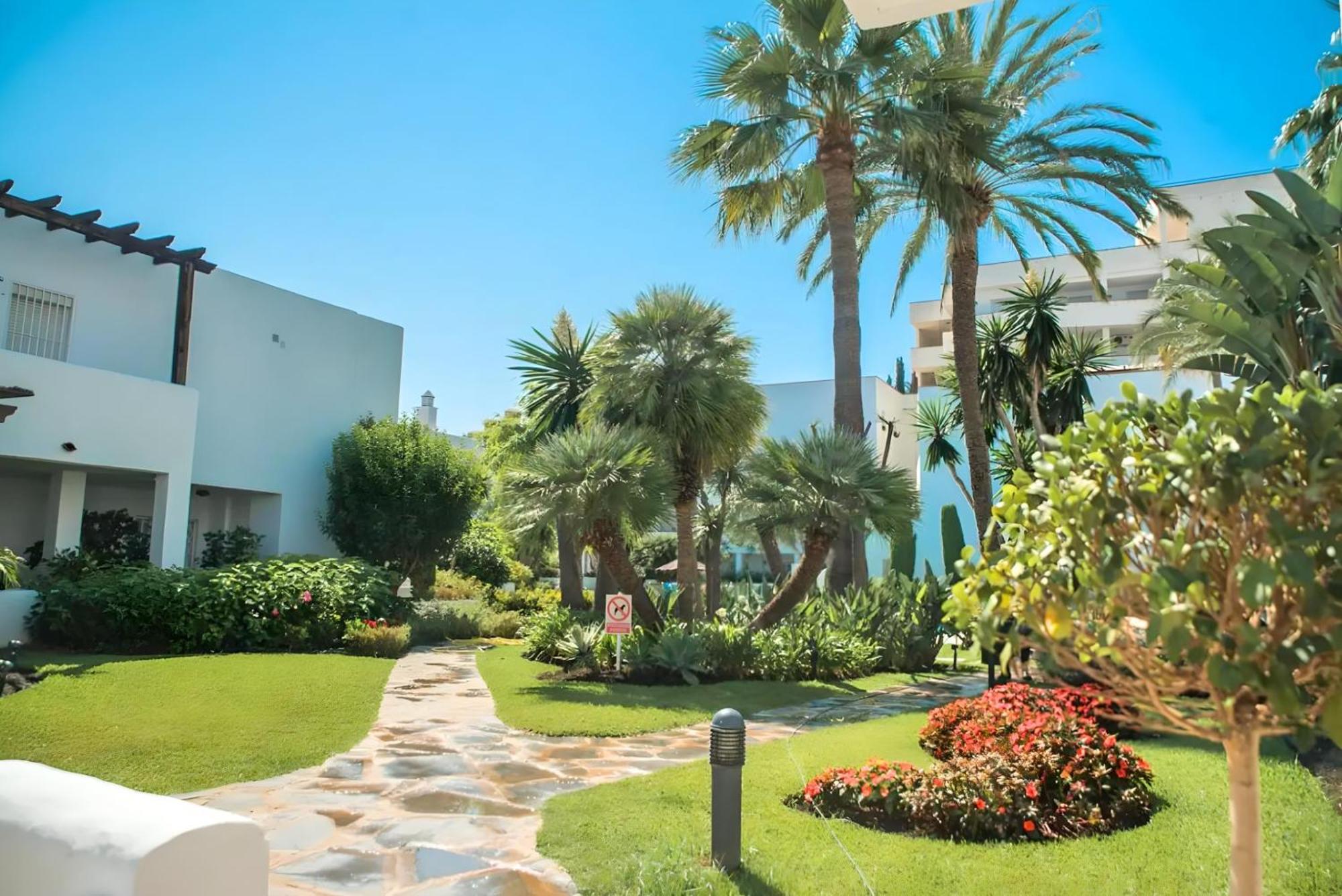 Gorgeous 2Br Apt. W/ Mountain View Puerto Banus Marbella Ngoại thất bức ảnh