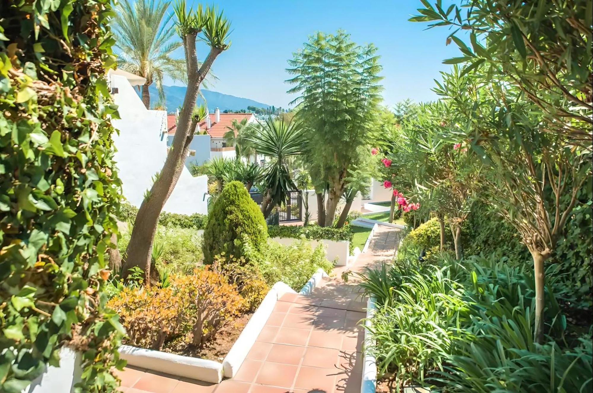 Gorgeous 2Br Apt. W/ Mountain View Puerto Banus Marbella Ngoại thất bức ảnh